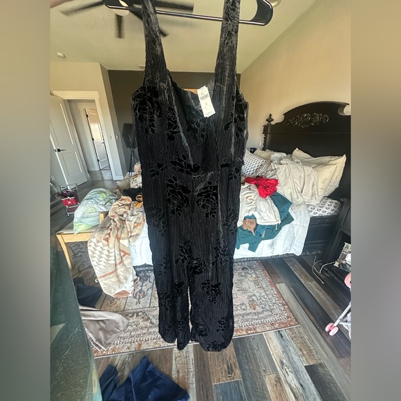 NEW Anthropologie Moulinette Soeurs Noir Velvet Burnout Textured Jumpsuit Black - Picture 6 of 8